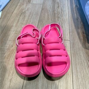 UGG Sports Yeah Slide Sandals